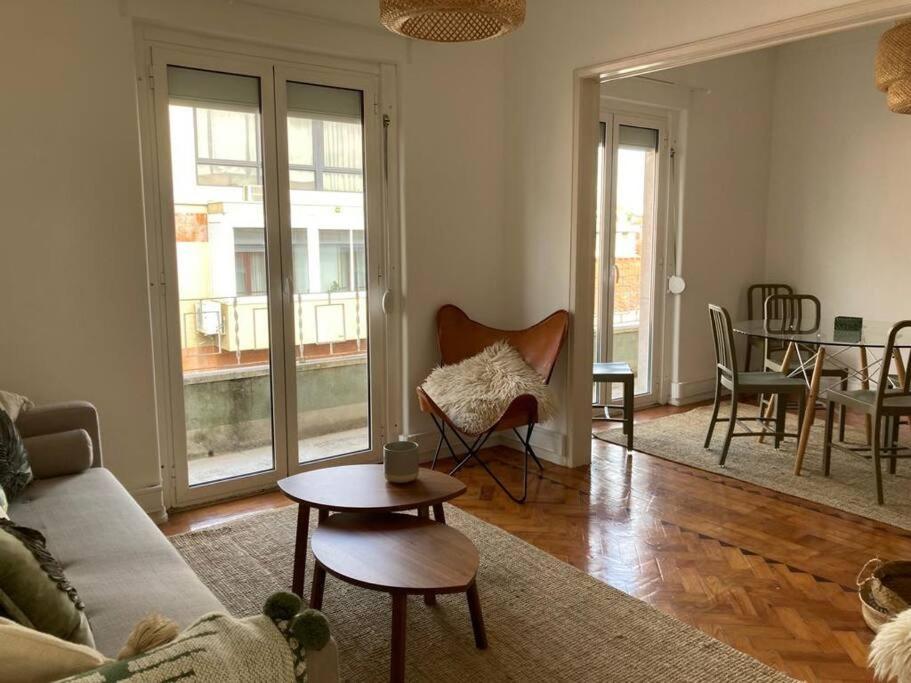 Apartamento Bem Localizado Para Familias & Amigos Appartement Lissabon Buitenkant foto