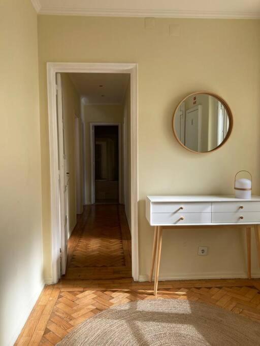 Apartamento Bem Localizado Para Familias & Amigos Appartement Lissabon Buitenkant foto
