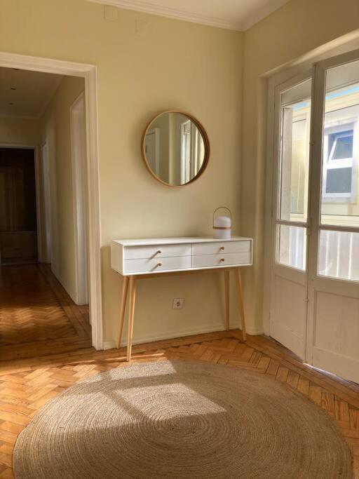 Apartamento Bem Localizado Para Familias & Amigos Appartement Lissabon Buitenkant foto
